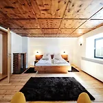 Aparthaus Teresa Holiday home Ried im Oberinntal